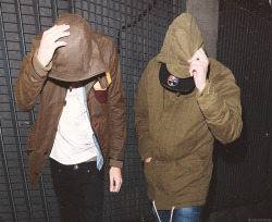 directionize:  Zayn and Niall avoiding paps after a night out