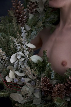 Brookelynne:  Winter Wreath | Self-Portraits •✧{ More On Patreon }✧•  Patreon.com/Brookelynne