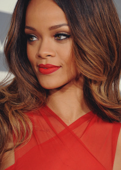 legitpablo:  Rihanna 