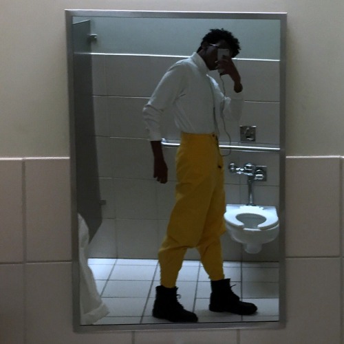 jibriljoestar:boy-code:  janemba:I’m an egg today 🍳🐣  easter look tbh  my favorite