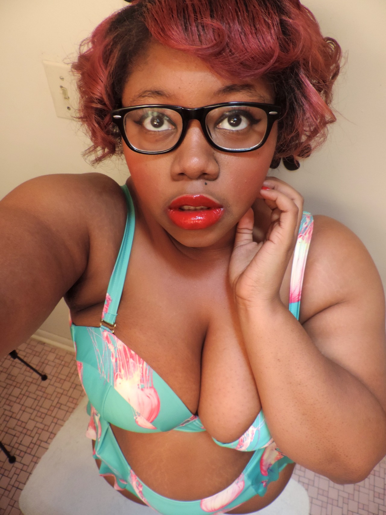 afatblackfairy:  Blackout Pt. 1 Summer JellyThis is honestly the very FIRST bikini