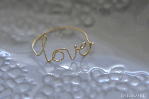 truebluemeandyou:DIY Easy Love Wire Ring Updated Link 2019Don’t want love on your finger? Use this t