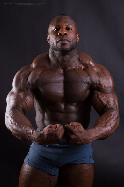 jivvii:  Mboya Edwards  I used to want a brolic physique like this… NOT anymore!