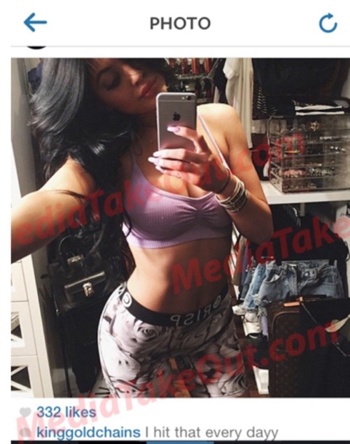 goldennmami:  666bad:  softle:  ohsobreezyjane:  shayizbrown:  dangerouslovefanfic:  bomptonkalifornia-ff:  Here it is. He posted this pic and said “I hit that every day” but he deleted it now.  😒😒😒😨  Smh  BRUH TYGA ON SOME OTHER SHIT.