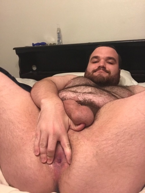 mister-moscato:  gripmonster:  I got my haircut and was feeling cute so I took some pictures of me and my butt :)  Gorgeous cubby