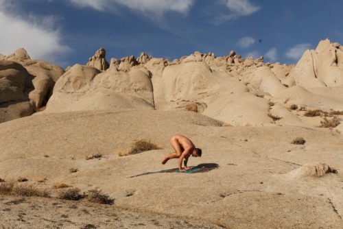 A little nude photo shoot in Bishop California. Comment and repost what you guys think. Much love -B