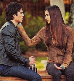 diariodvampiro:  #Damon: I love you, #Elena. It is because I love that … I can not be selfish with you. You do not deserve this. I do not deserve it, but my brother deserves.