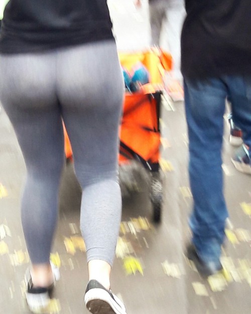 creeplvr5: Phat Booty in leggings (3)@creeplvr5