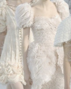 wink-smile-pout:Chanel Haute Couture Spring