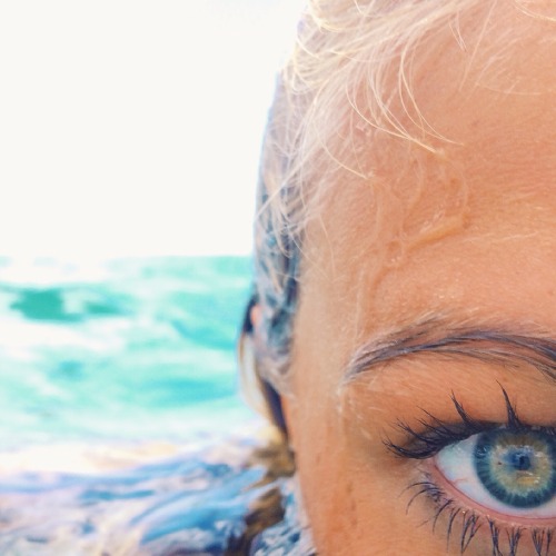 summertimevogue:  Xx 