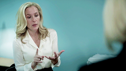 fuckyesstellagibson:When a man interrupts you.