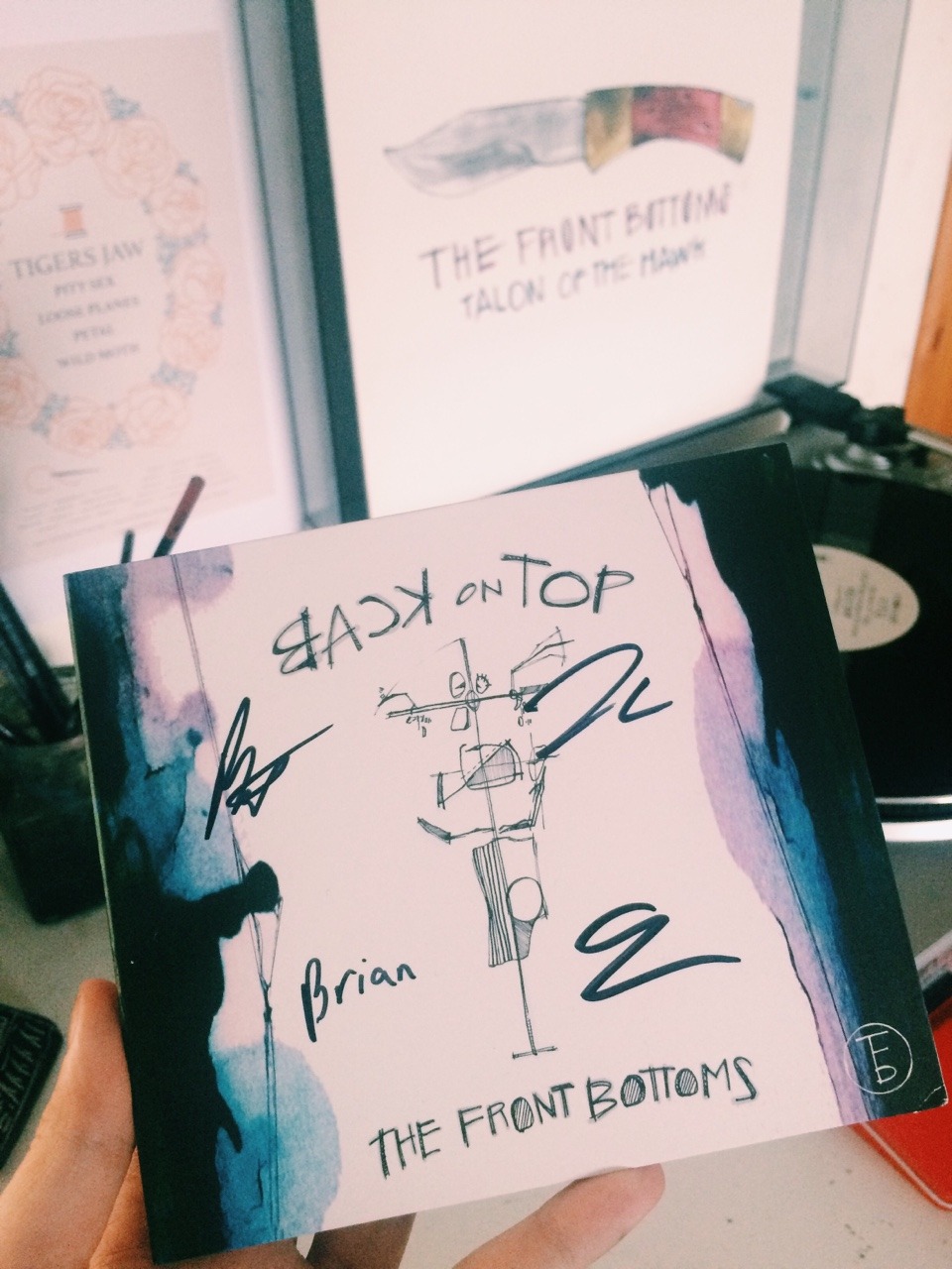 constant-hedache:  so in love with this album 