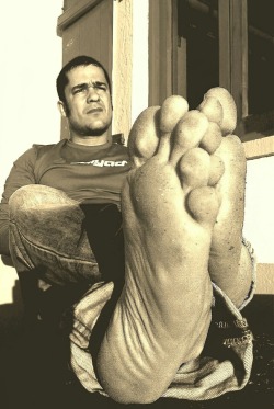 greedywhitefeetandfuckholes:  feetboy81:  Shown soles in the UAE… I Guess he needs 100 blows onto his feet! @ bastinado 😉  Footfuckmeat