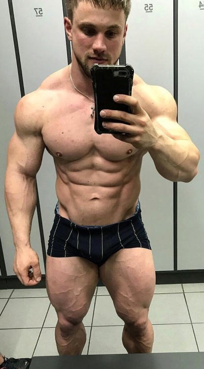 beefparade:Czech muscle pup Pavel Koukal