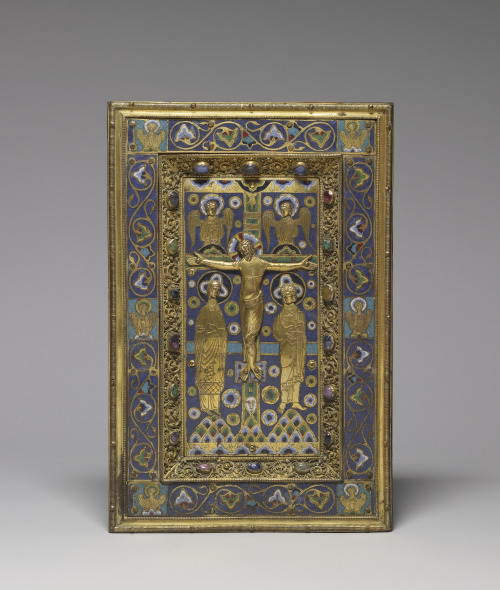 HAPPY WORLD BOOK DAY!Let’s celebrate with some festive, lavish medieval book covers. 13th cent