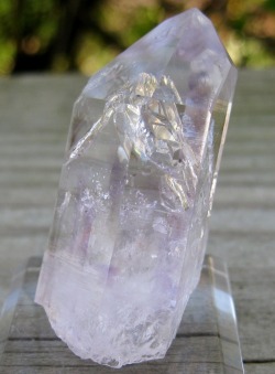 seyelle:  Amethyst enhydro (water bubble inclusions). I’ve never seen a piece quite like this! 