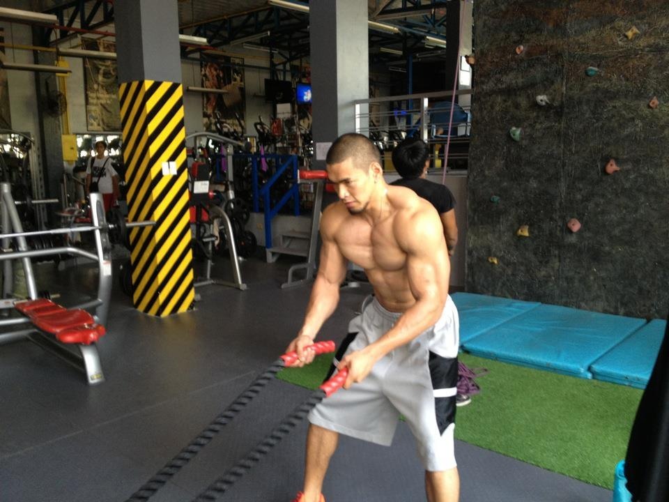 muscleworshipper08:  Super hot dude!!! 