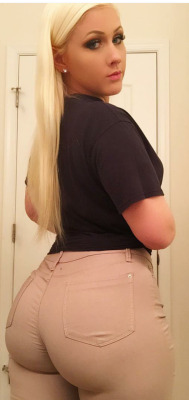 pawgworship2:  Tight clothes