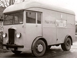 336bc:  Penguin Book Truck, England 1950s + USA 2010s 