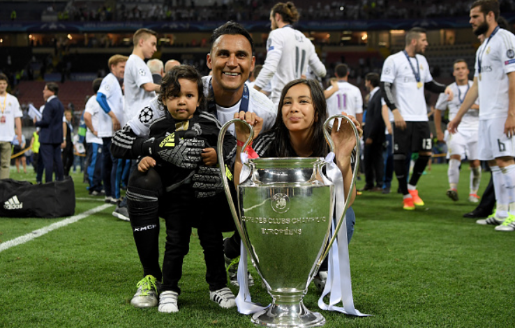 Keylor Navas with his children. (Credit: Real Madrid)