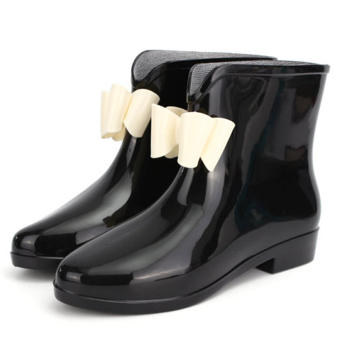 romanticandsadone: Rain boots 001    ☪ ☪    002 003    ☪ ☪   &nbs