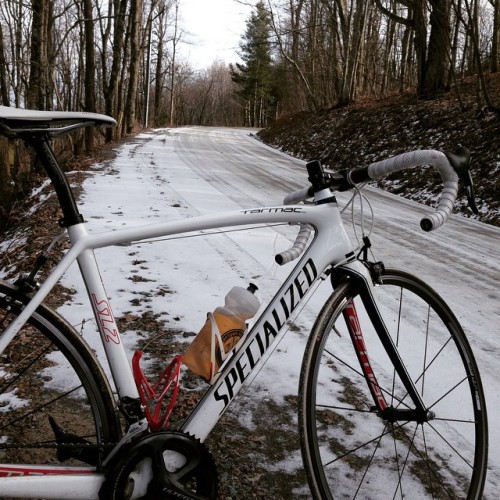 thatdamnartsycommie: Solid ice. #roadslikethese #basemiles