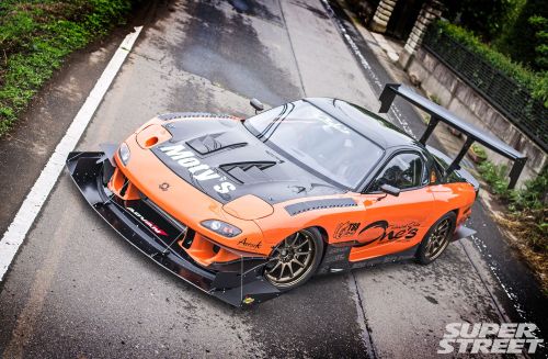 upyourexhaust:  560HP 1998 Mazda RX-7 - Orange is the New AttackPhotos via SuperStreet