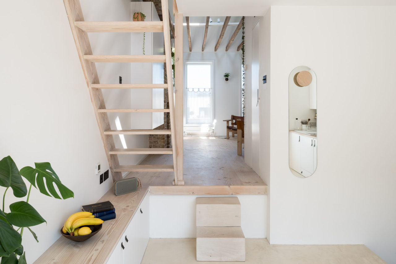 gravityhome:  Light loft apartment in LondonFollow Gravity Home: Instagram - Pinterest