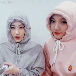 softkyla:when all u wanted was a kiss  (╥_╥)