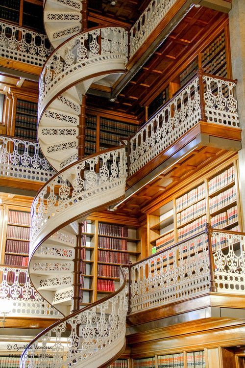 bonitavista:    Law Library, Des Moines, Iowa  photo via joel