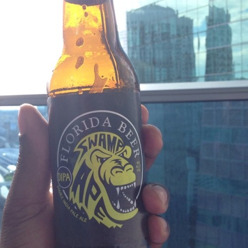 Need more of this condo/high rise life! #miami #florida #beer #ipa #swampape (at Epic Hotel and Spa)