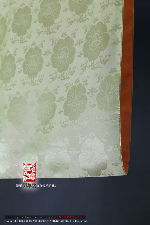 mingsonjia:明華堂 2014限量 明款承袭  Minghuatang 2014 Hanfu主松花色·梅花蜂蝶·提花 竖领披风  中直袖 织金镶边主黛蓝色·梅花蜂蝶·提花 竖领披风  大敞袖 