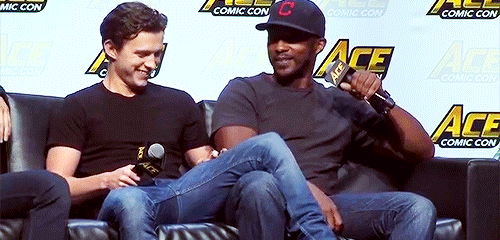 thwiptom: I’m gonna put my thigh next to his thigh. I’m doing quads. 