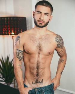 bigbroth4u-blog: I’d like to fuck @vadamblack___. He turns me on. Think YOU can turn me on? Submit a sexy selfie and find out for sure!  