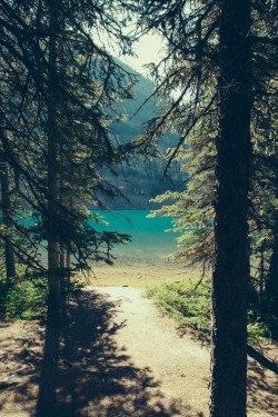 megacork-photography:  Lake Moraine, Banff