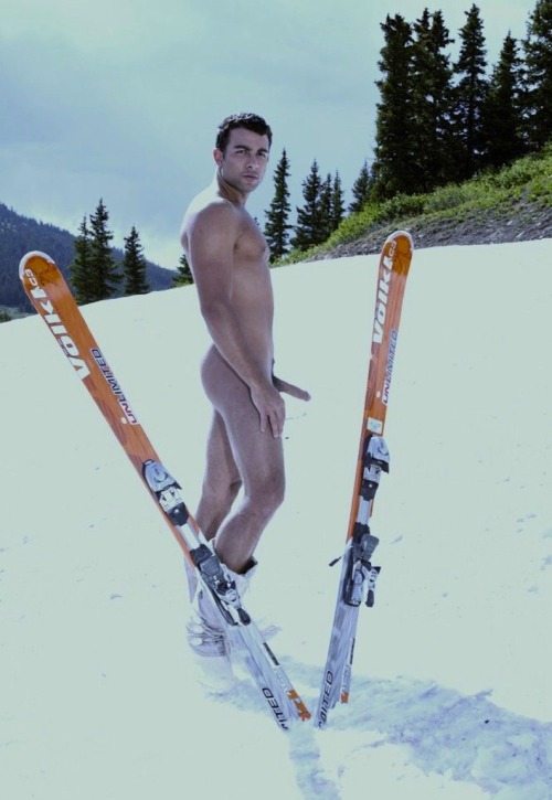 ●●● GRATUITOUS PUBLIC NUDITY ♂