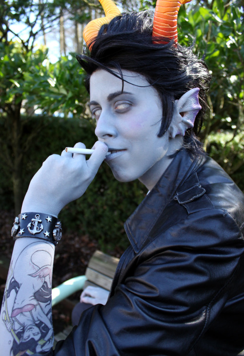 snowchildhero: kisbe: Finally cosplayed a troll that isn’t Sollux! Apparently I chose the wors