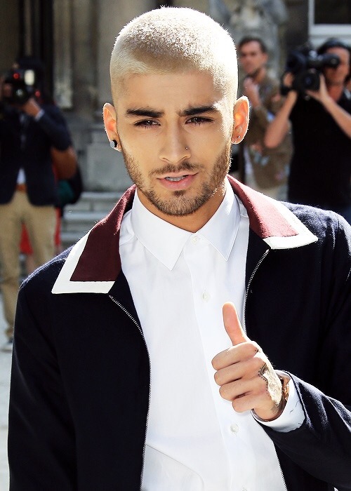 closertozayn:Can you believe that’s the same person???