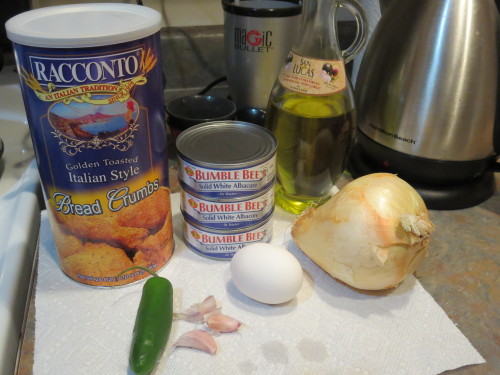 caffeinatedcrafting:Tuna Patties3 Cans of Tuna1 EggBread crumbsOnionGarlicOilJalapenos (Optional! I 