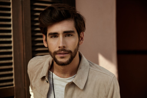 jenssage:I had the pleasure to shoot the cover for Alvaro Soler’s single “Sofia” and also a variety 