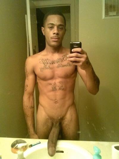 kingdre022:  I’m in LOVE with big Dicks 💦👅😍🍆