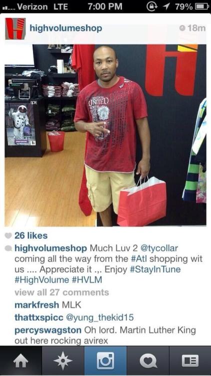eatmeallnight:  starslicer:  geekscoutcookies:  GOODNIGHT  Yooooo I thought that was him too  LMFAAOOOOO