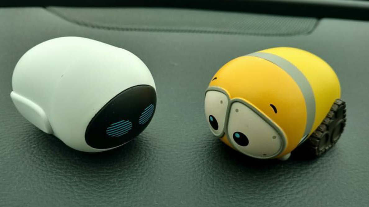 EVE WALL-E Pixar Collection Disney Mini Tsum Tsum Plush 3.5"