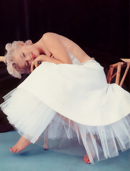12305fifthhelenadrive:  Marilyn Monroe Photoblog : My daily personal selection of rare photos of Marilyn Monroe.