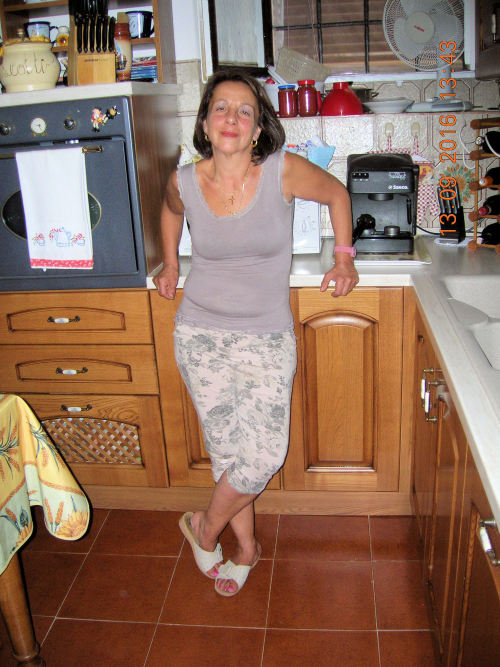 MILFs and other average amateurs