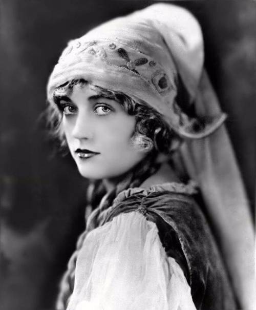 Marion Davies Nudes &amp; Noises  