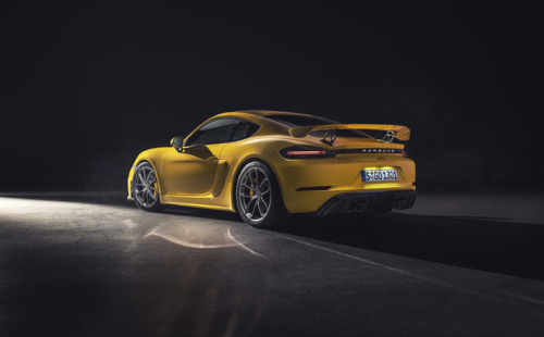 motoringexposure:Porsche 718 Cayman GT4 Yellow car.