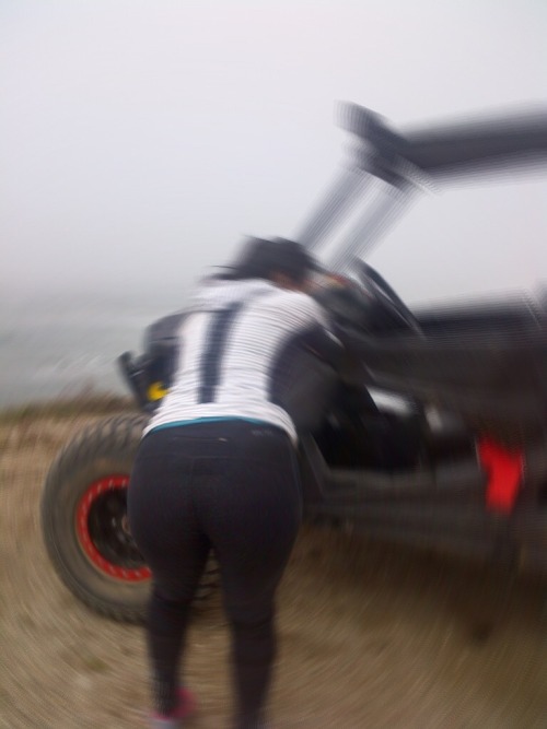 narcoteca:  En el RZR con mi compa nalgona chikimafiass