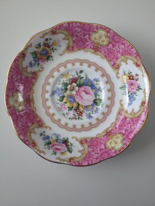 Porn photo babyrad:My mom bought me this Royal Albert