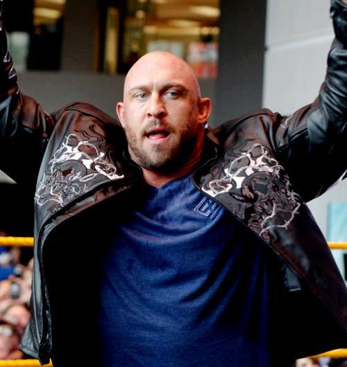 cenationpunkermizfit:  Ryback ♥  Feed Me! ;)